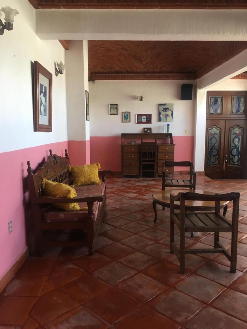 Appartamento Acogedor Departamento céntrico con Estacionamiento Tequisquiapan Esterno foto