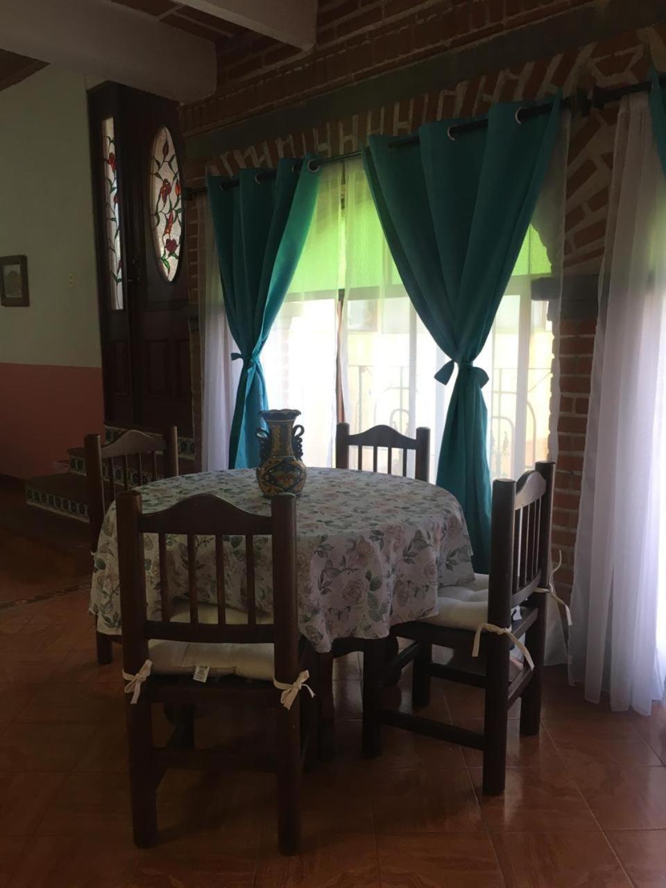 Appartamento Acogedor Departamento céntrico con Estacionamiento Tequisquiapan Esterno foto
